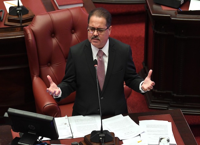  Senado y Colegio Notarial de ..